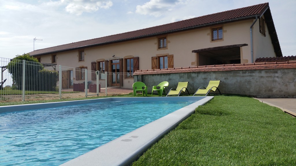 Piscine chauffée ouverte de juin à septembre
